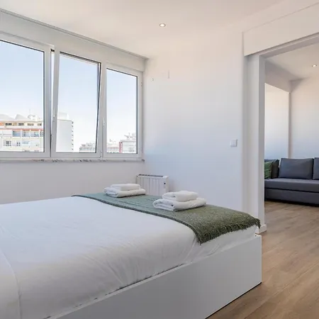 Apartment 112 Ii *
