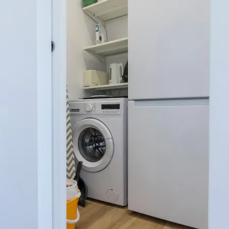 Apartment 112 Ii *